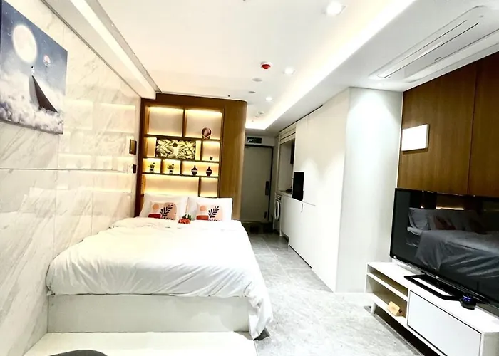 Gangnam Applehouse Apartment *